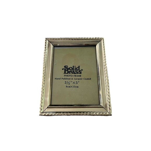 Vintage Solid Brass Hand Polished & Lacquer Coated 3.5 x 5 Picture Frame - Picture 1 of 2